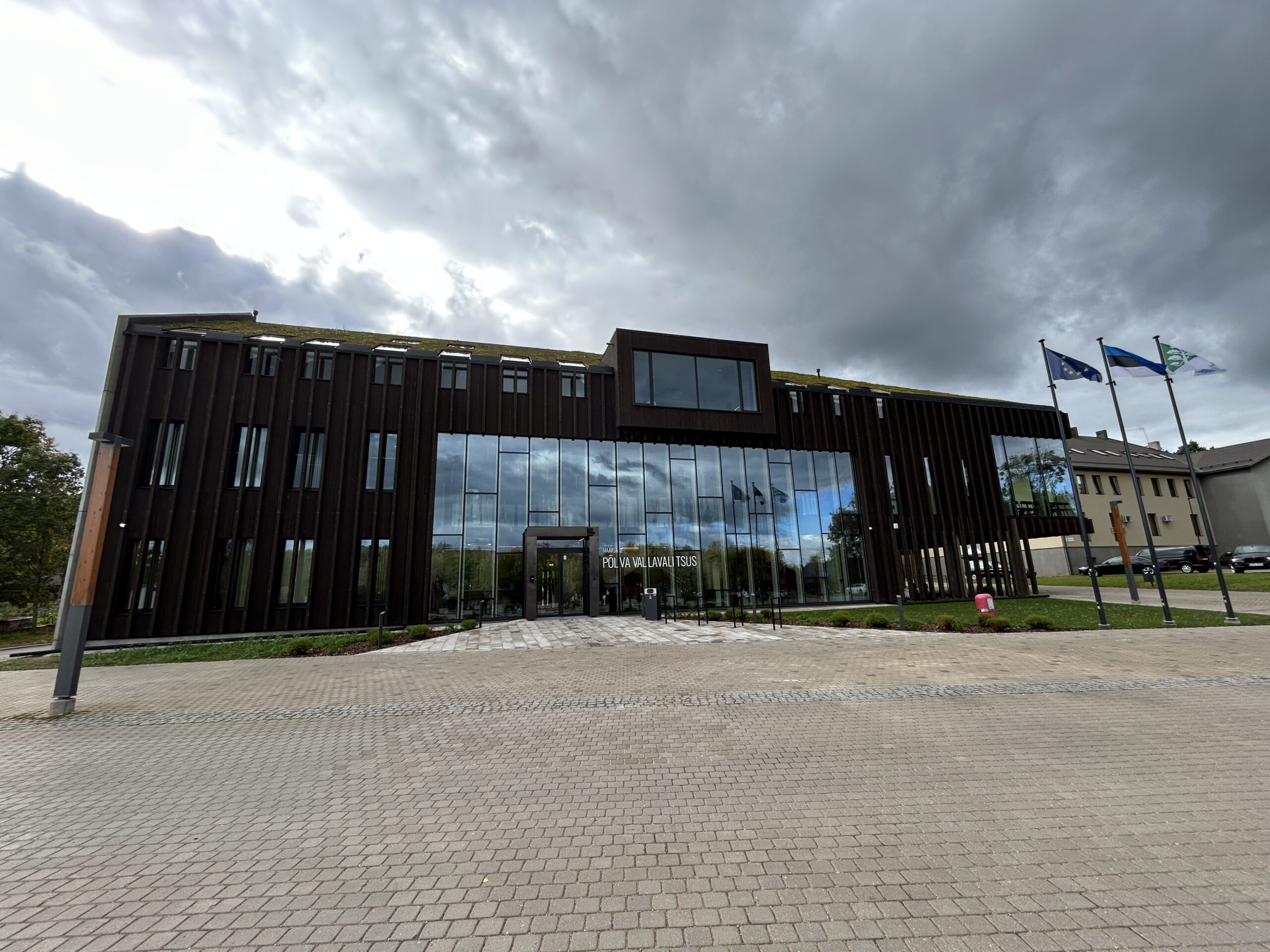 PÕLVAS AVATI UUS VALLAMAJA